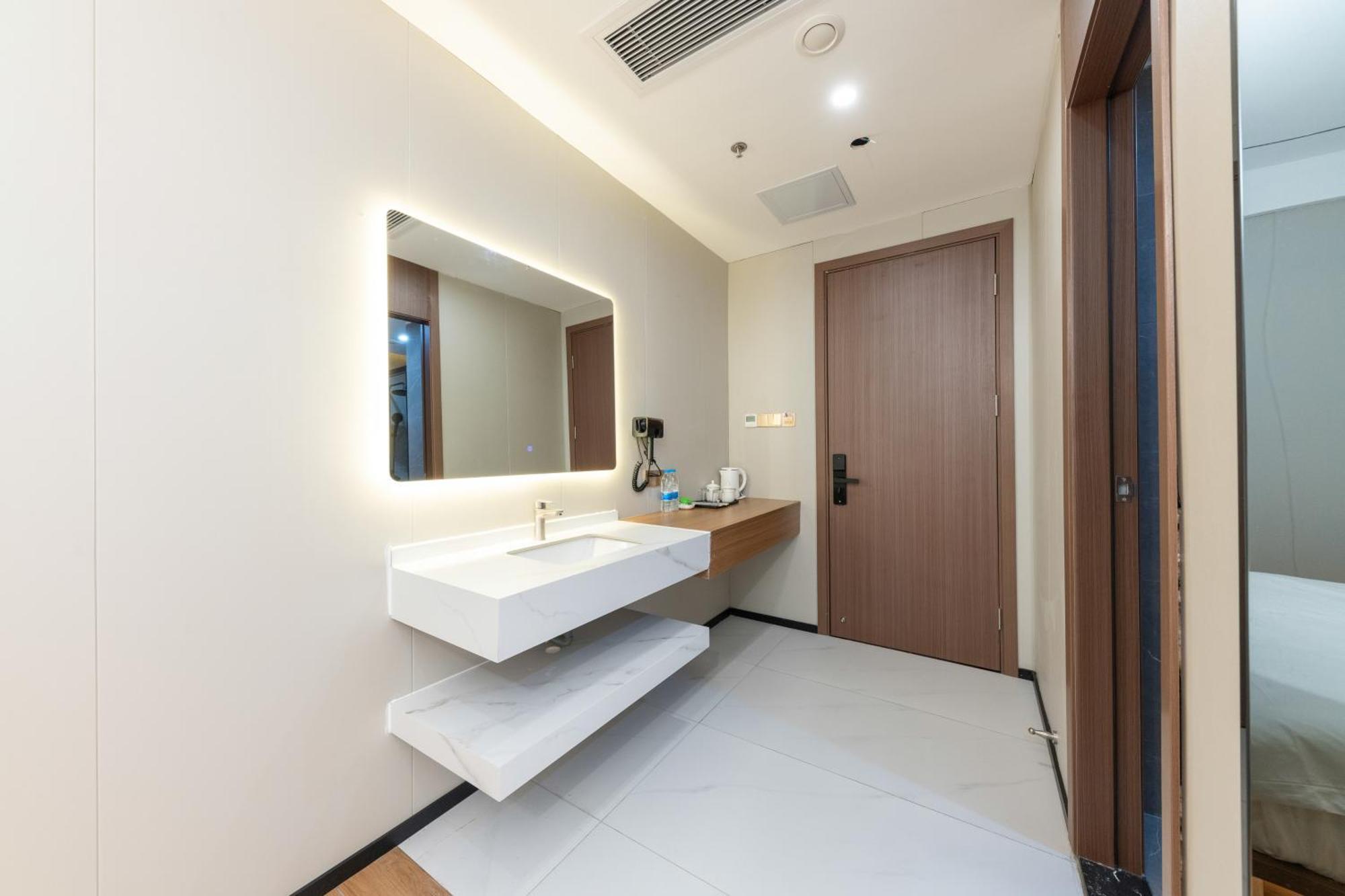 Guangzhou Haiyue Hotel Екстериор снимка